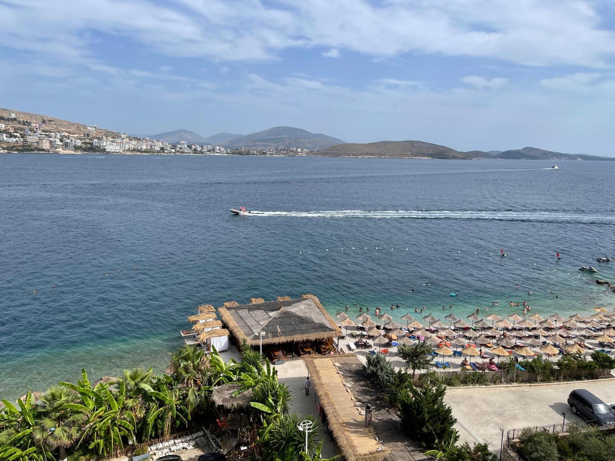 Port Side Sarande Lägenhet Exteriör bild